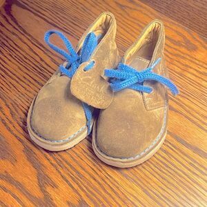 Clarks Baby Toddler 5.5c Lace Up shoes